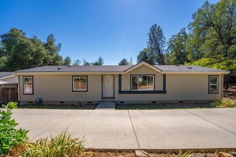 Photo of 1905 Deer Creek Road, Shasta Lake, CA 96019 (MLS # 25-4311)