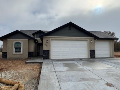 Photo of 5541 Penrose Parkway, Redding, CA 96002 (MLS # 25-2635)