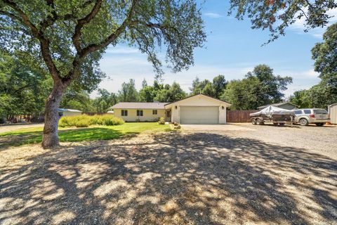 Photo of 17215 Bowman Road, Cottonwood, CA 96022 (MLS # 26-3250)