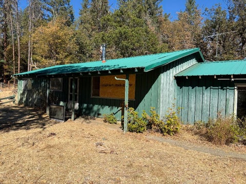 Photo of 31 Landacre Road, Hayfork, CA 96041 (MLS # 26-4767)