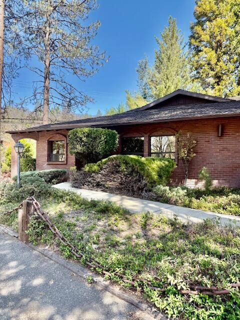 Photo of 11 Horseshoe Lane, Weaverville, CA 96093 (MLS # 25-1496)