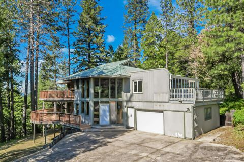 Photo of 15368 Star Flower Road, Oak Run, CA 96069 (MLS # 26-2409)