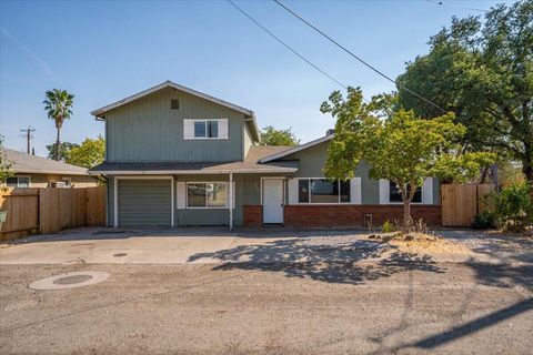 Photo of 1565 Becky Way, Redding, CA 96002 (MLS # 25-4080)