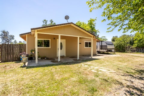 Photo of 17125 Zanita Trail, Anderson, CA 96007 (MLS # 26-2687)