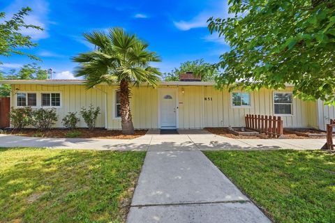 Photo of 851 Lake Boulevard, Redding, CA 96003 (MLS # 26-1628)
