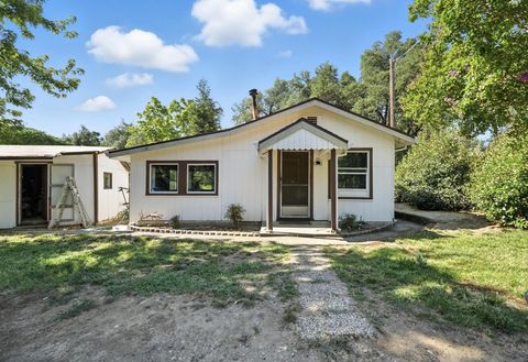 Photo of 17789 Peterson Lane, Redding, CA 96003 (MLS # 26-77)