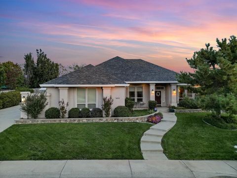 Photo of 3685 Wimbledon Drive, Redding, CA 96002 (MLS # 25-4671)
