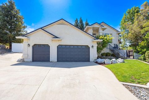 Photo of 1030 Tulare Court, Redding, CA 96003 (MLS # 26-1631)