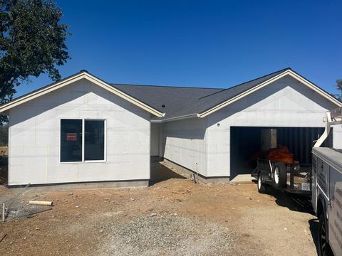 Photo of 19485 Bonanza King Drive, Cottonwood, CA 96022 (MLS # 25-4214)