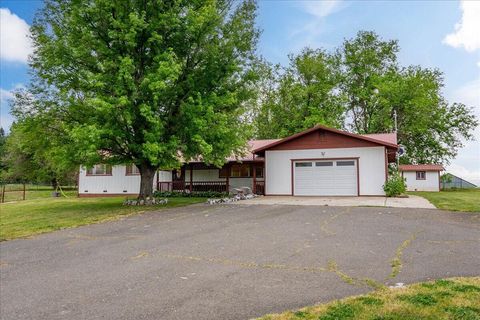 Photo of 5210 Balls Ferry Road, Anderson, CA 96007 (MLS # 25-1832)