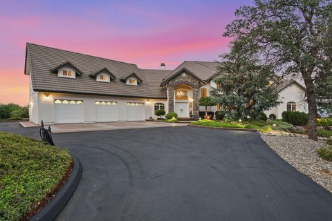 Photo of 15368 Mountain Shadows Drive, Redding, CA 96001 (MLS # 26-2872)