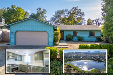 Photo of 1756 Mary Lake Drive, Redding, CA 96001 (MLS # 25-4003)