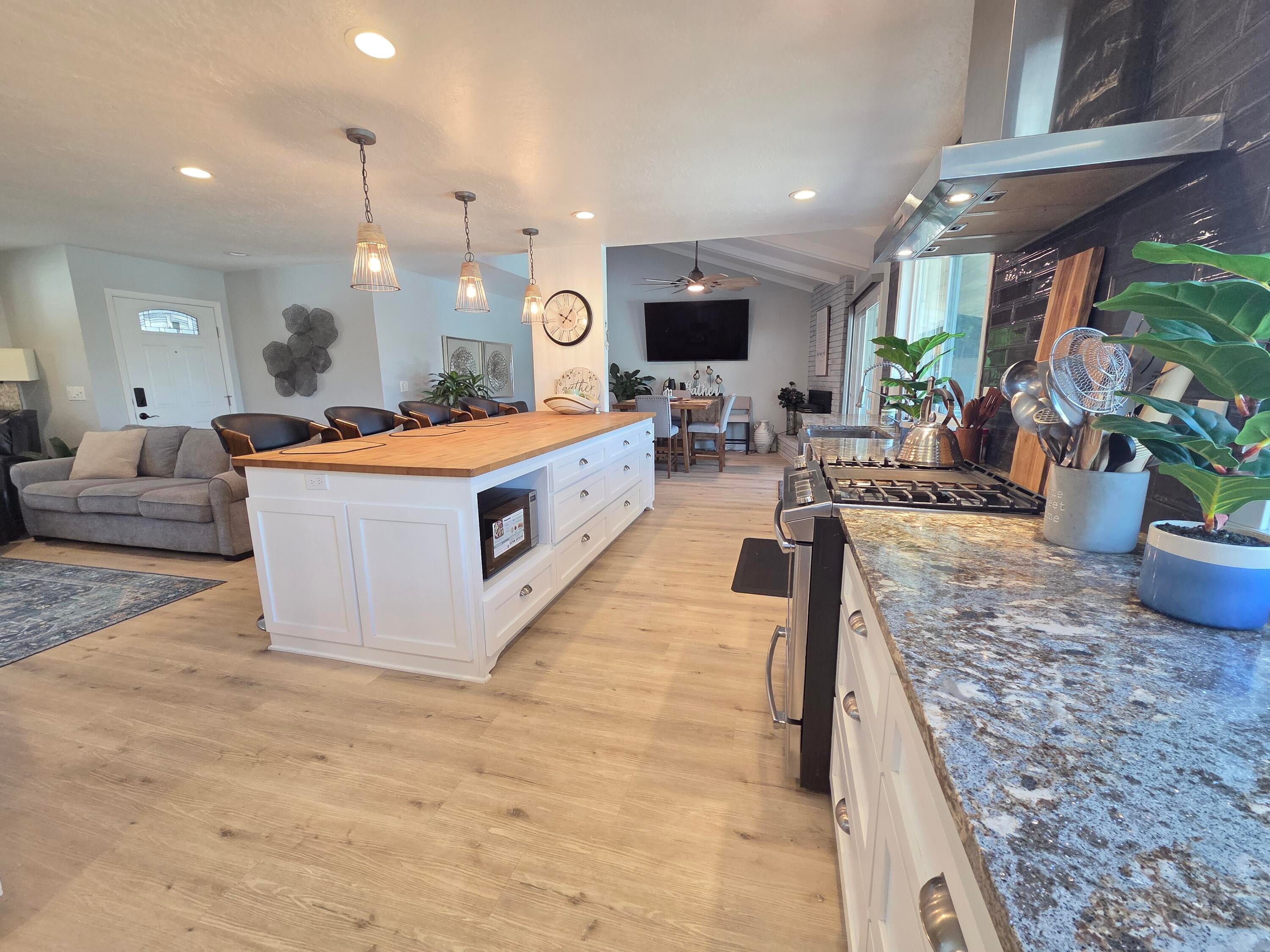 6868 Tucker Lane