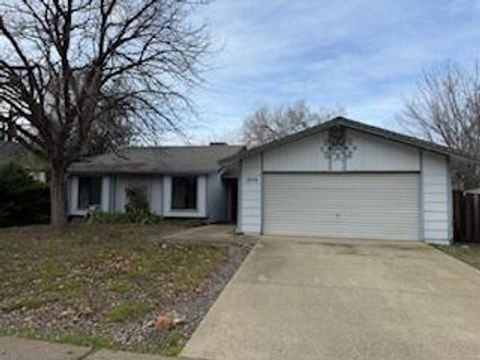 Photo of 1974 Kildare Drive, Redding, CA 96001 (MLS # 26-753)