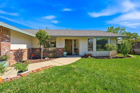 Photo of 4000 Meander Drive, Redding, CA 96001 (MLS # 26-1332)
