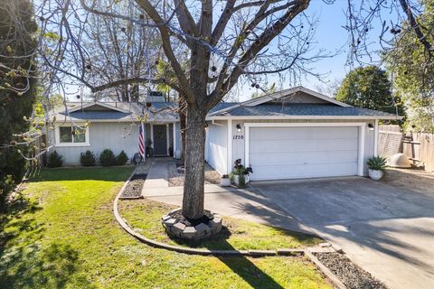 Photo of 1750 Hawthorne Court, Redding, CA 96002 (MLS # 26-1022)