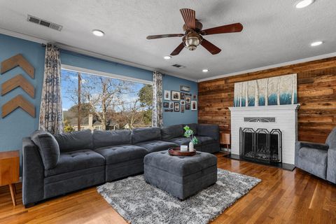 Photo of 2565 North Street, Redding, CA 96001 (MLS # 26-215)