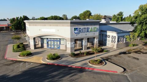 Photo of 975 E Cypress Avenue, Redding, CA 96002 (MLS # 25-3839)