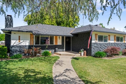 Photo of 3689 Suzanne Way, Redding, CA 96002 (MLS # 26-1293)