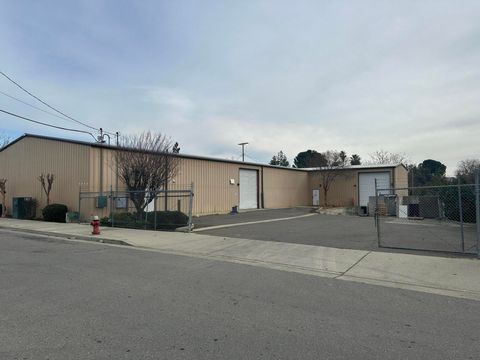 Photo of 2649 Favretto Avenue, Redding, CA 96001 (MLS # 26-485)