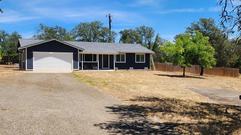 Photo of 21036 Boyle Road, Redding, CA 96003 (MLS # 26-3197)