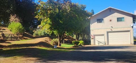 Photo of 1350 2nd Street, Anderson, CA 96007 (MLS # 25-4647)