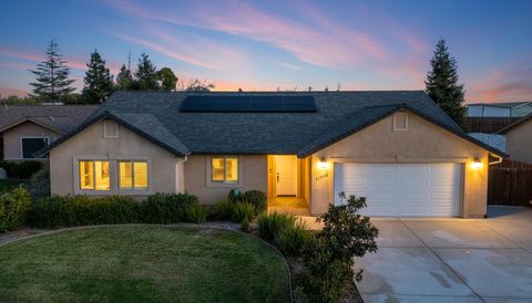 Photo of 11365 Puffin Way, Redding, CA 96003 (MLS # 25-5551)
