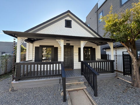 Photo of 1272 Oregon Street, Redding, CA 96001 (MLS # 26-4711)