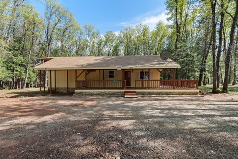 Photo of 7517 Brett Road, Shingletown, CA 96088 (MLS # 26-1925)