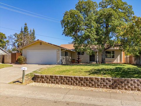 Photo of 1605 Wisconsin Avenue, Redding, CA 96001 (MLS # 25-4219)
