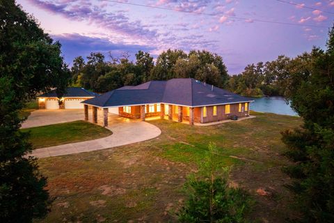 Photo of 22890 Blue Jay Lane, Anderson, CA 96007 (MLS # 25-4582)