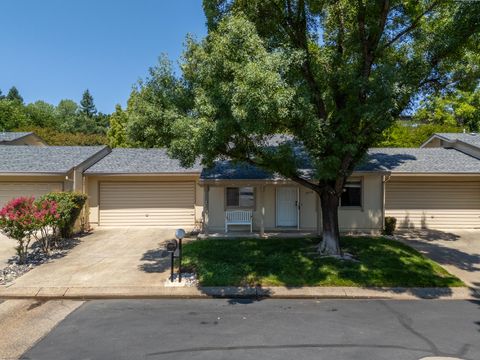 Photo of 1836 Del Mar Avenue, Redding, CA 96003 (MLS # 25-4616)
