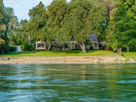 Photo of 6681 Riverside Drive, Redding, CA 96001 (MLS # 26-428)