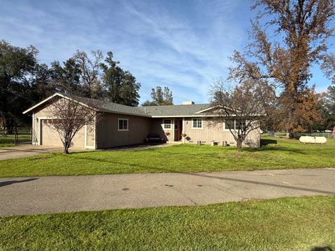 Photo of 17140 Evergreen Road, Cottonwood, CA 96022 (MLS # 25-5254)