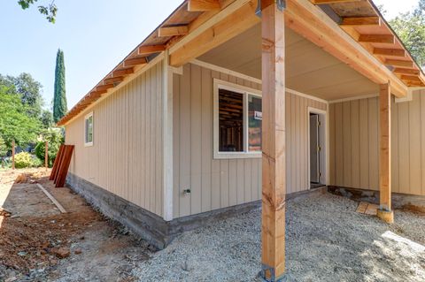 Photo of 729 Shasta Park Drive, Shasta Lake, CA 96019 (MLS # 25-3372)