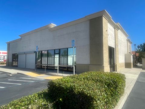 Photo of 317 Lake Boulevard #B, Redding, CA 96003 (MLS # 25-1439)