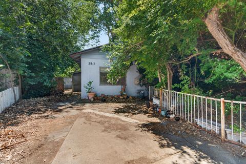 Photo of 2911 Roan Court, Anderson, CA 96007 (MLS # 26-2808)