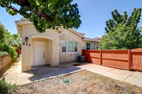 Photo of 573 Mission De Oro Drive, Redding, CA 96003 (MLS # 25-5008)