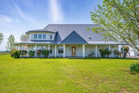 Photo of 10735 Shasta Boulevard, Los Molinos, CA 96055 (MLS # 25-5203)