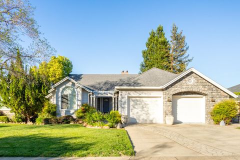 Photo of 3126 Riesling Path, Redding, CA 96001 (MLS # 26-1197)