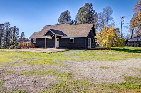 Photo of 6275 Horseshoe Lane, Anderson, CA 96007 (MLS # 25-5340)