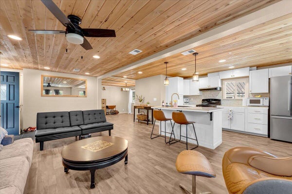 821 SAINT MARKS ST, REDDING, CA 96003 - Image ba8dbec5c31eed066c4e2bc433c86bad/1812934263