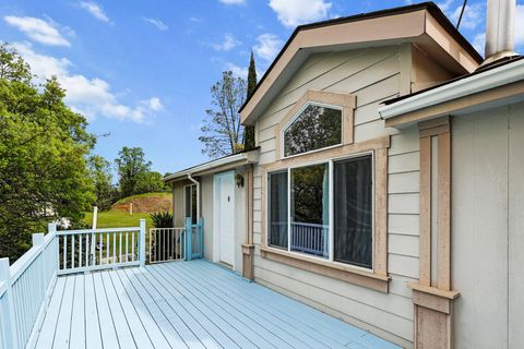 Photo of 17235 View Drive, Cottonwood, CA 96022 (MLS # 25-5451)