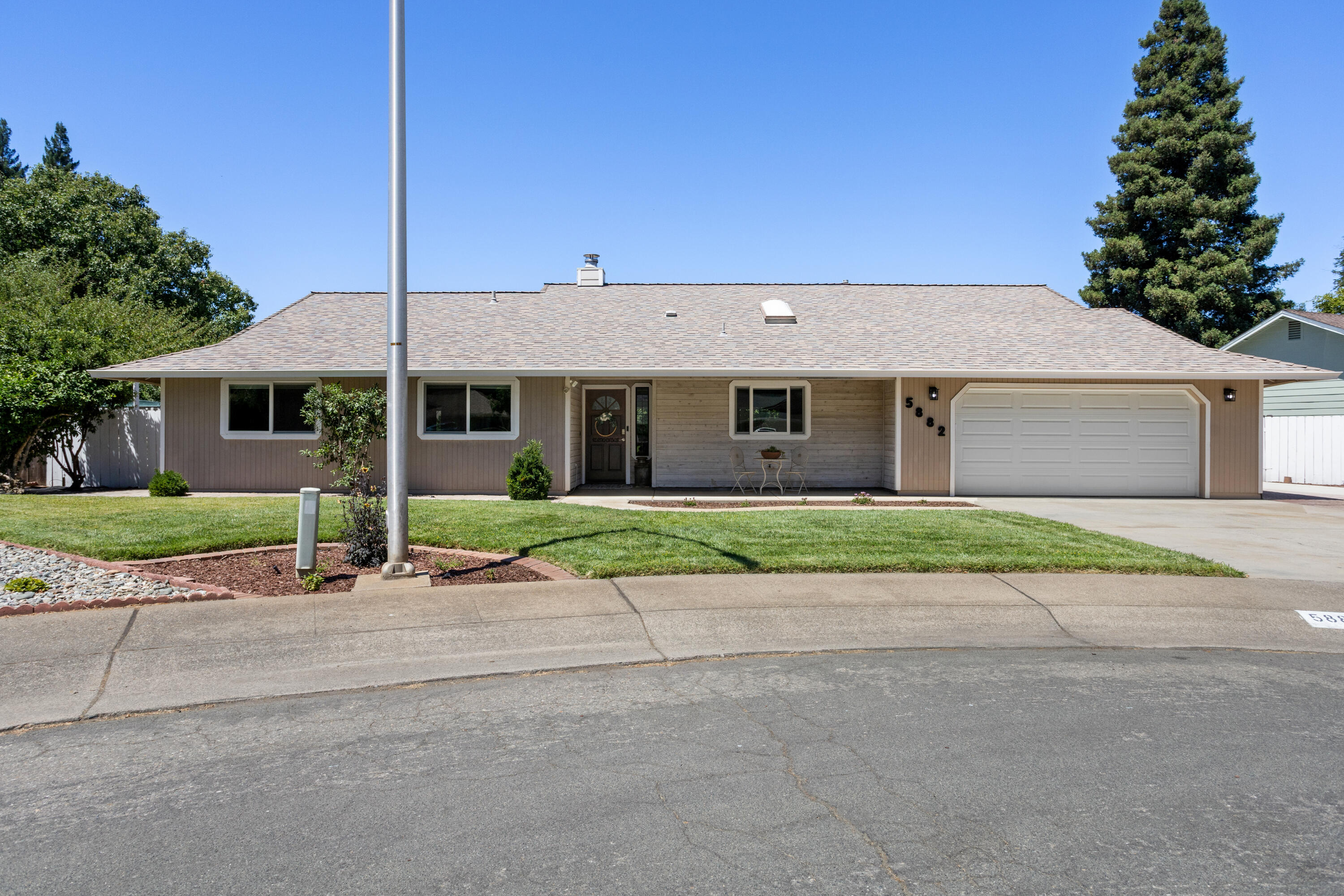 5882 Farm House Lane