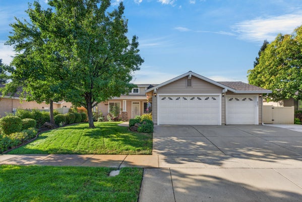931 LEISHA LN, REDDING, CA 96001 - Image baf966a304f87f6ca2995a3664ba24d9/554882699