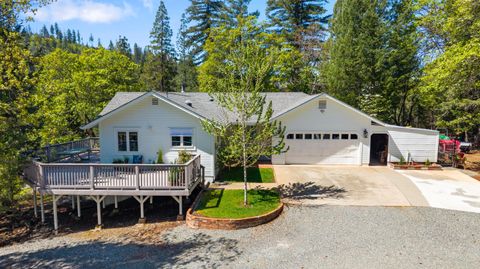 Photo of 34631 California 3 St, Weaverville, CA 96093 (MLS # 26-1693)