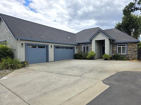 Photo of 63 Glenbrook Court, Chico, CA 95973 (MLS # 26-2608)