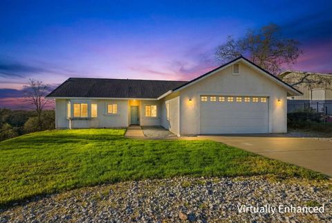 Photo of 19795 Beegum Peak Place, Lake California, CA 96022 (MLS # 25-5312)