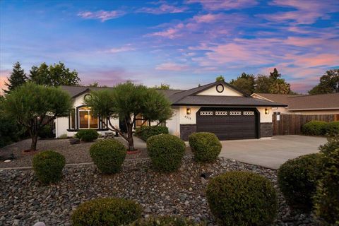 Photo of 4575 Cerro Lane, Redding, CA 96001 (MLS # 26-3257)