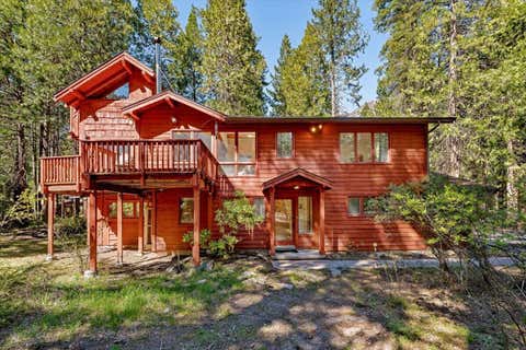 Photo of 3719 Summit Drive, Mount Shasta, CA 96067 (MLS # 26-4127)